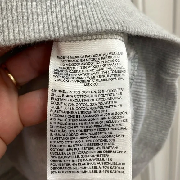 🩶🤍The North Face gray hoodie sweatshirt. M - Picture 7 of 8